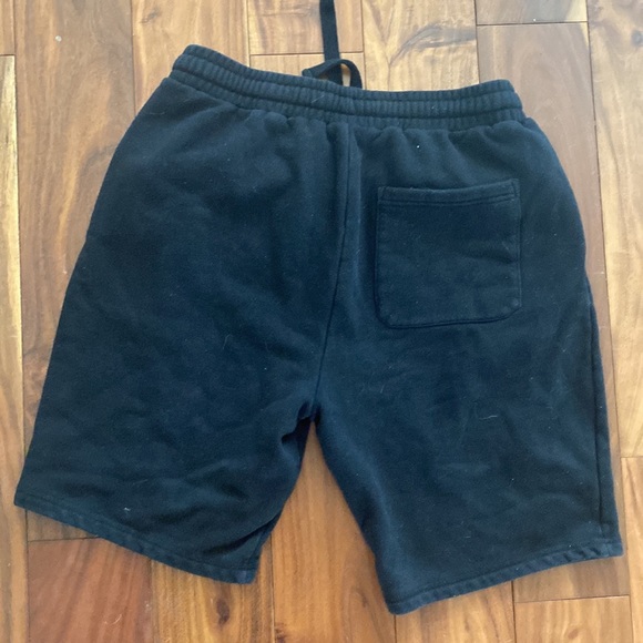 Black shorts - Picture 3 of 5